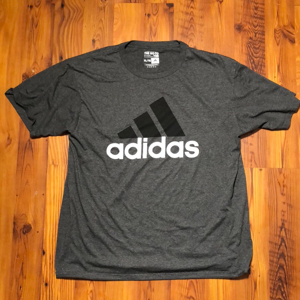 🔥Addias T-shirt🔥Men’s XL🔥Grey/White🔥